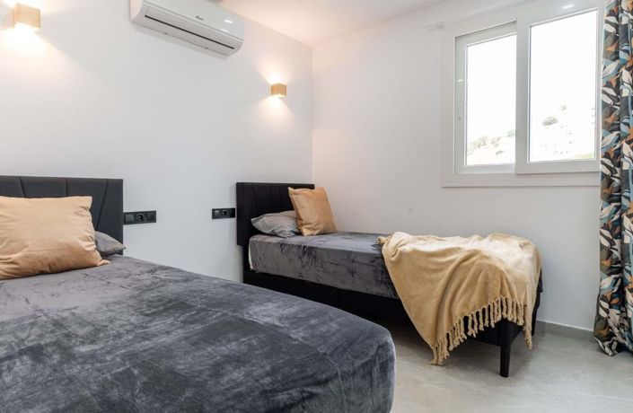 Image No.16-3 Bed Townhouse for sale