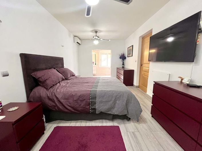 Image No.11-3 Bed Villa for sale