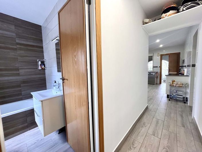 Image No.34-3 Bed Villa for sale