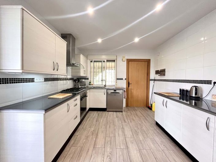 Image No.4-3 Bed Villa for sale