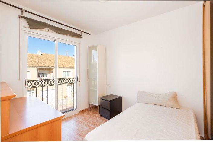 Image No.12-3 Bed Townhouse for sale