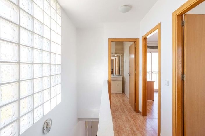 Image No.17-3 Bed Townhouse for sale