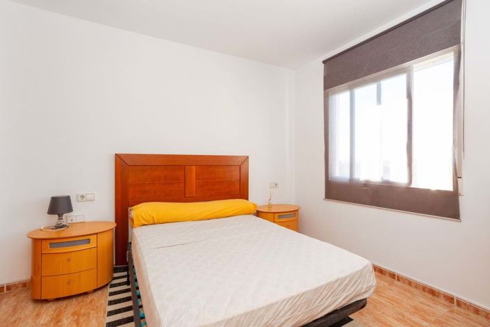 Image No.18-3 Bed Townhouse for sale