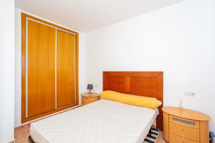 Image No.19-3 Bed Townhouse for sale