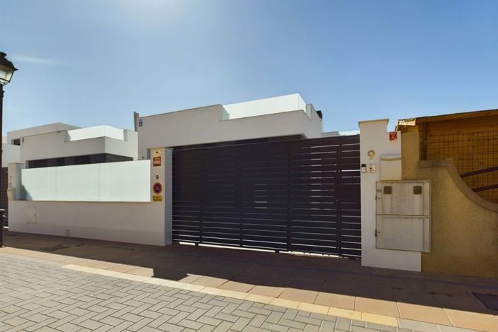 Image No.40-3 Bed Villa for sale