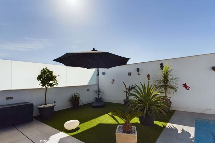 Image No.6-3 Bed Villa for sale