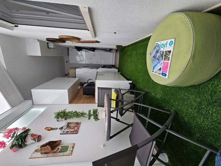 Image No.12-2 Bed Apartment for sale