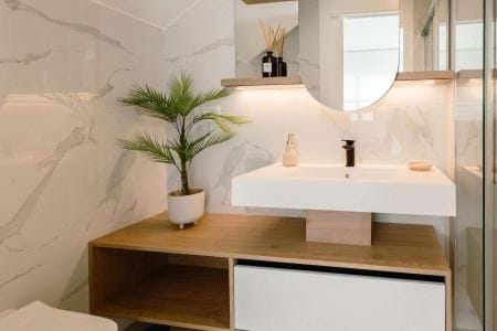 Image No.16-3 Bed Semi-Detached for sale