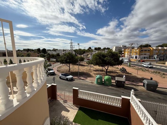 Image No.20-3 Bed Property for sale