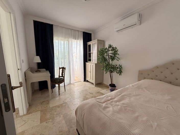 Image No.7-3 Bed Property for sale