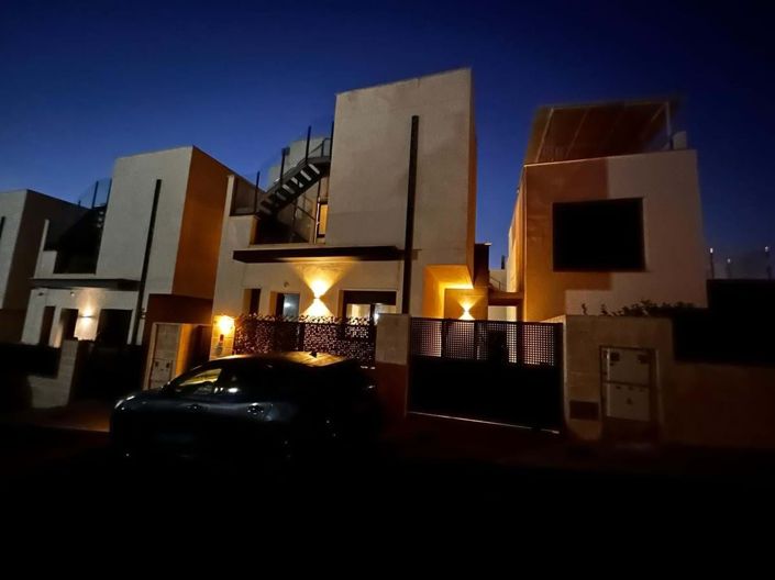 Image No.24-3 Bed Villa for sale