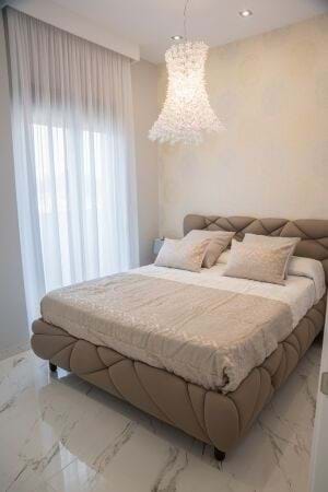 Image No.12-3 Bed Property for sale