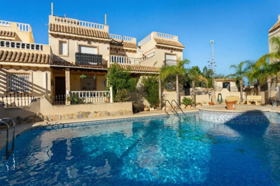5 Bed Villa for sale
