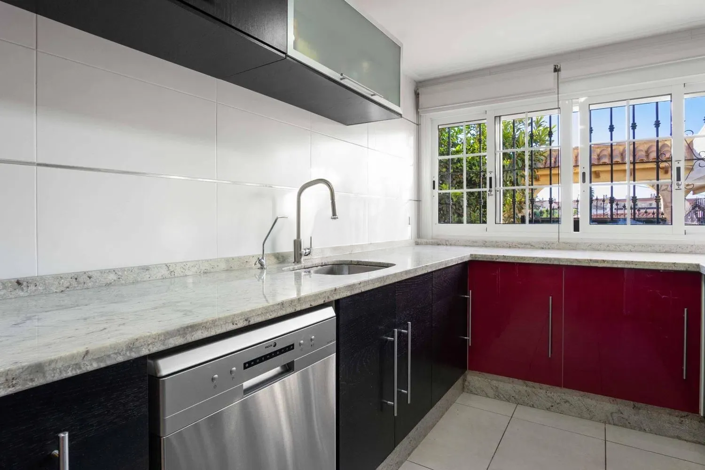 Image No.8-5 Bed Villa for sale