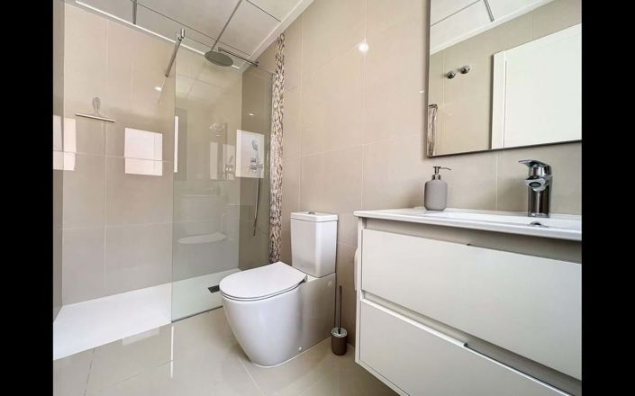 Image No.7-3 Bed Villa for sale