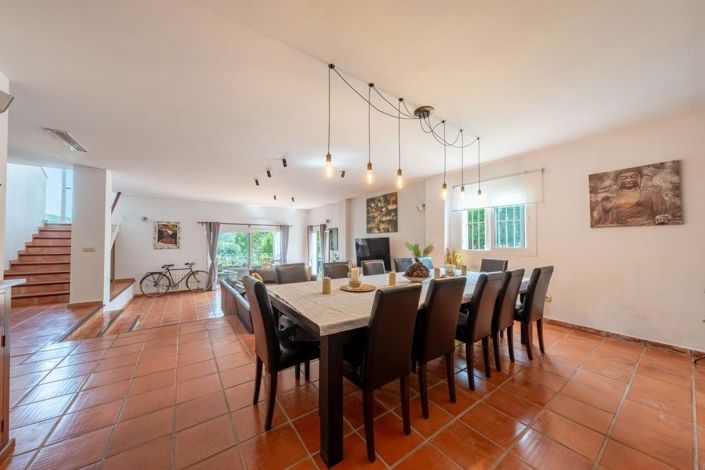 Image No.6-5 Bed Villa for sale