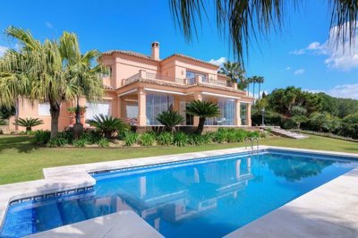 6 Bed Villa for sale