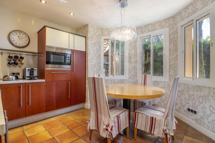 Image No.14-6 Bed Villa for sale