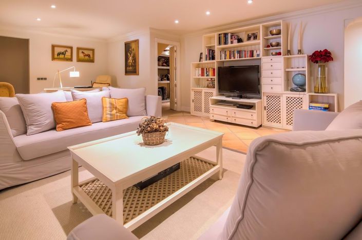 Image No.19-6 Bed Villa for sale