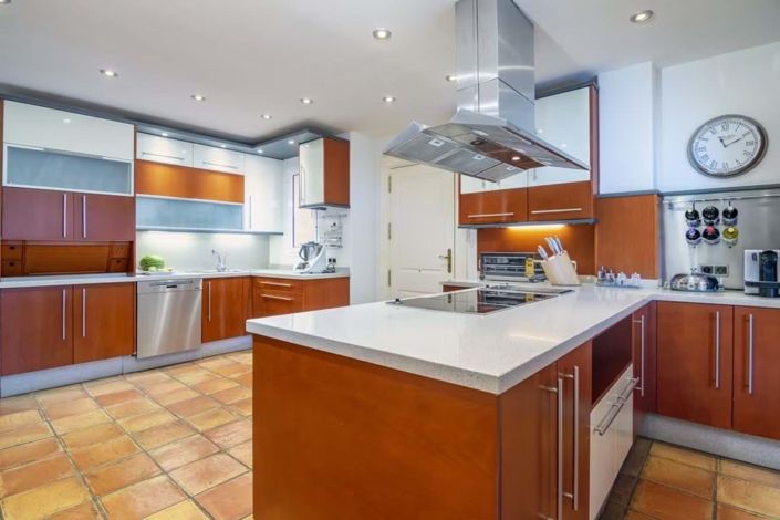 Image No.21-6 Bed Villa for sale