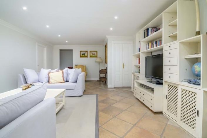 Image No.28-6 Bed Villa for sale