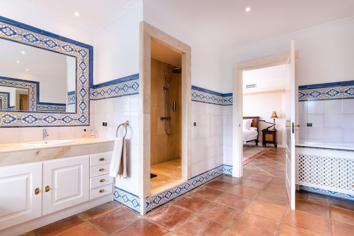 Image No.41-6 Bed Villa for sale