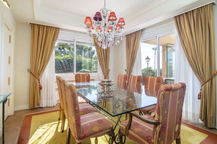 Image No.8-6 Bed Villa for sale