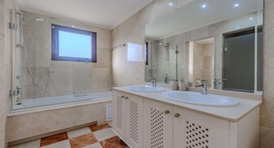 1447-644421-78d1f4f8b6655591b02d22fabb36a692d