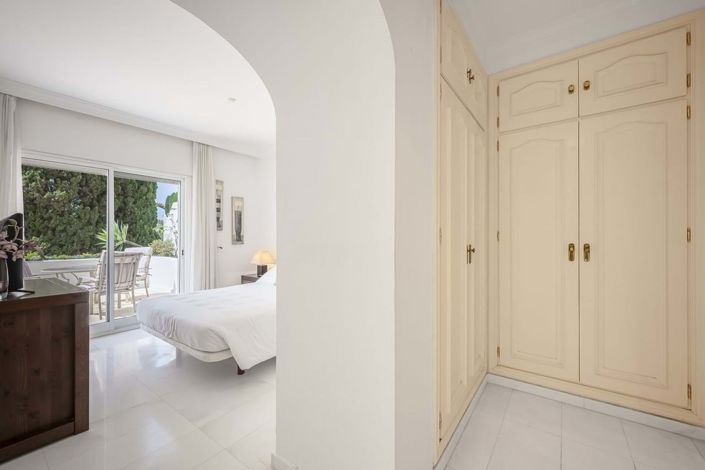 Image No.24-2 Bed Apartment for sale