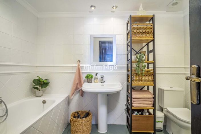 Image No.13-2 Bed Apartment for sale