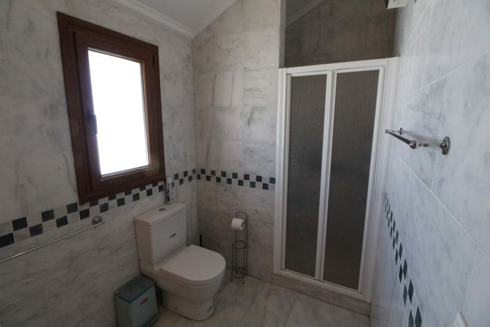 Image No.20-3 Bed Semi-Detached for sale