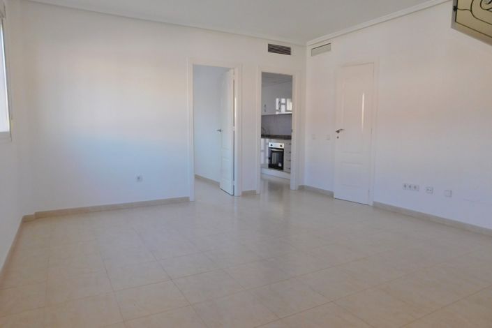 Image No.11-3 Bed Townhouse for sale