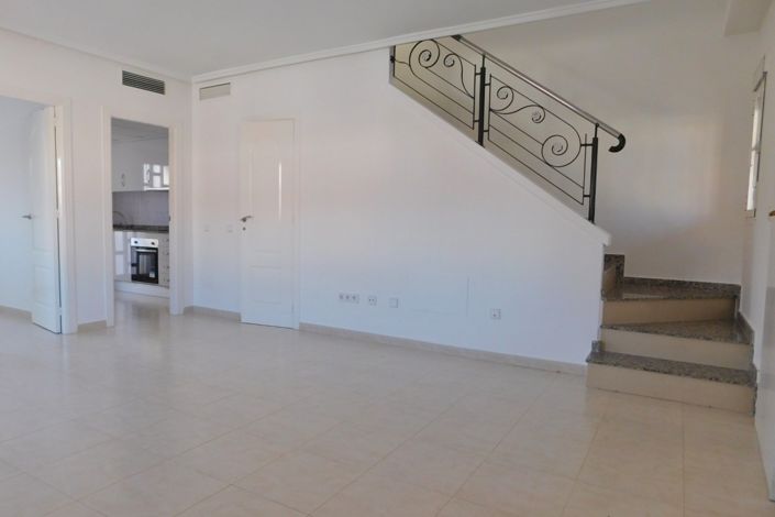 Image No.12-3 Bed Townhouse for sale