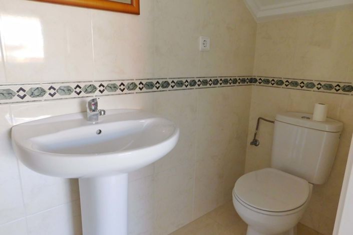 Image No.17-3 Bed Townhouse for sale