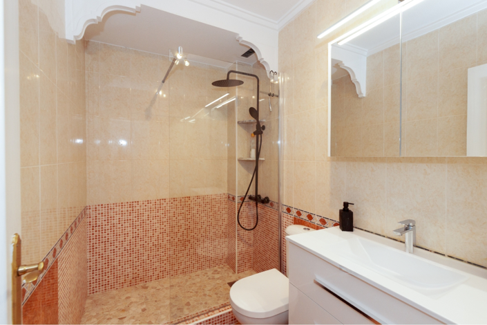 Image No.19-2 Bed Townhouse for sale