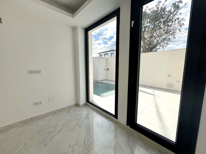 Image No.26-3 Bed Bungalow for sale