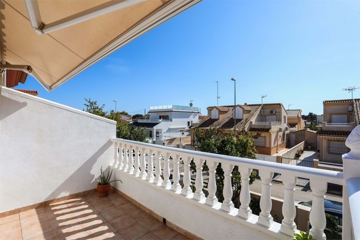 Image No.13-2 Bed Semi-Detached for sale