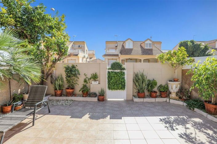 Image No.20-2 Bed Semi-Detached for sale