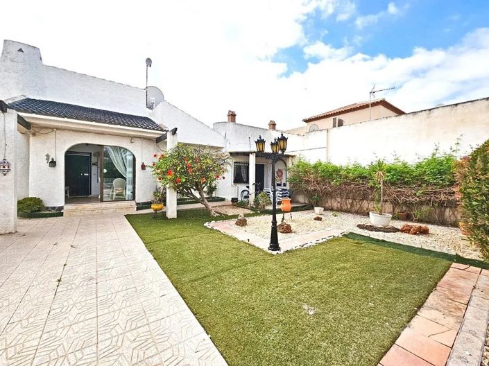 Image No.2-3 Bed Villa for sale