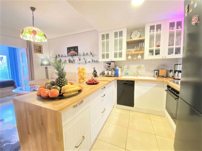 Image No.10-3 Bed Apartment for sale