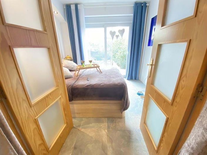 Image No.24-3 Bed Apartment for sale