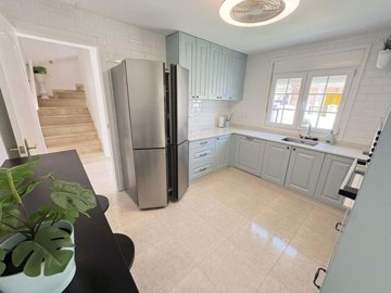 1447-637845-78d1f4f8b6655591b02d22fabb36a692d