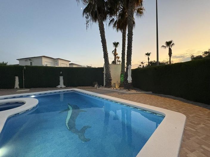 Image No.18-2 Bed Apartment for sale