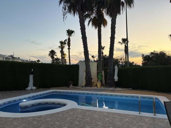 Image No.19-2 Bed Apartment for sale