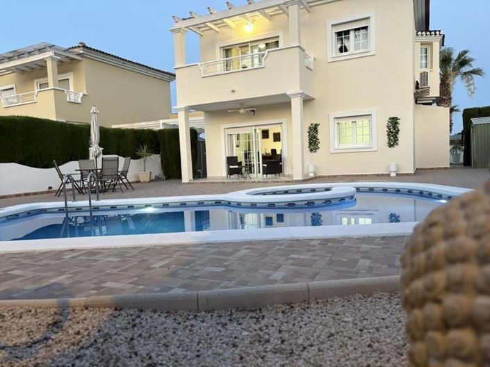 Image No.23-2 Bed Apartment for sale