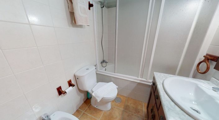 Image No.13-2 Bed Townhouse for sale