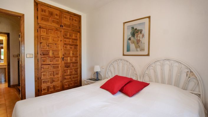 Image No.10-3 Bed Townhouse for sale