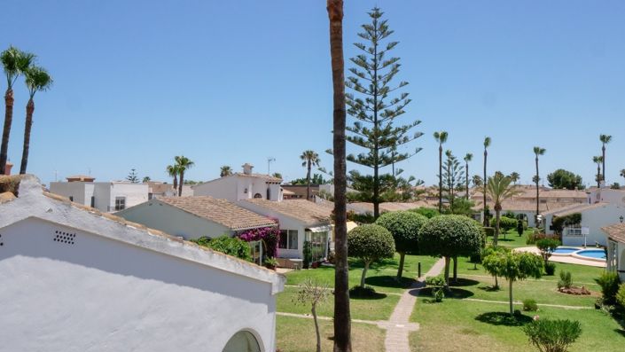 Image No.12-3 Bed Townhouse for sale