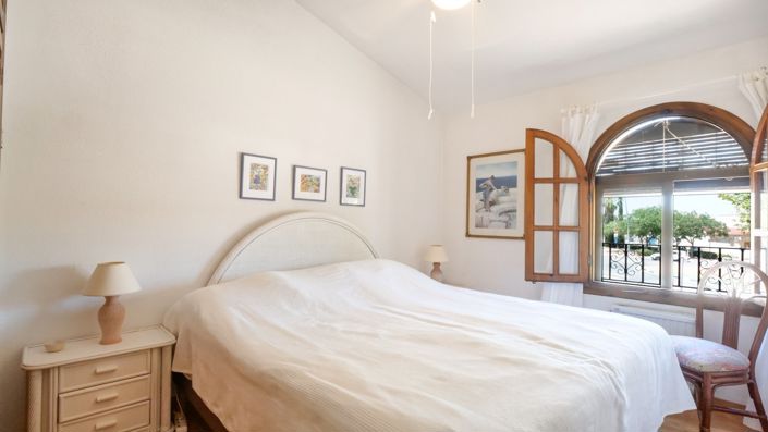 Image No.28-3 Bed Townhouse for sale