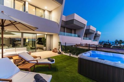 1447-644561-78d1f4f8b6655591b02d22fabb36a692d